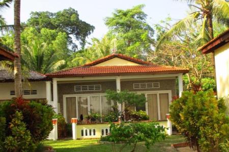 Bamboo Cottages & Restaurant