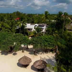 отель Uzuri Villa - Boutique Hotel