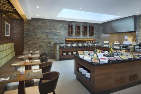 Отель Hilton Garden Inn Dubai Al Muraqabat в Дейра - ОАЭ