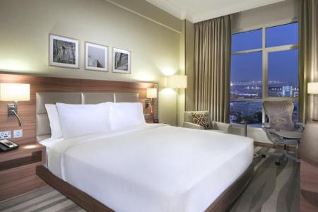 Отель Hilton Garden Inn Dubai Al Muraqabat в Дейра - ОАЭ