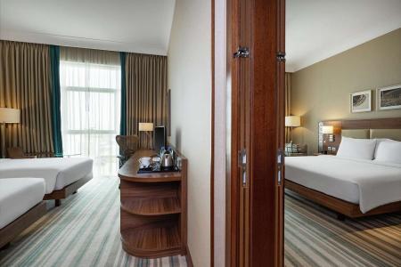 Отель Hilton Garden inn Dubai Jumeirah в Бур Дубай - ОАЭ