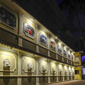 отель Stone Wood River Front