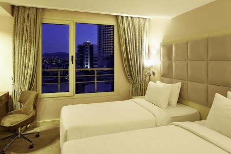 Отель DoubleTree by Hilton Hotel Izmir - Alsancak в Измир - Турция