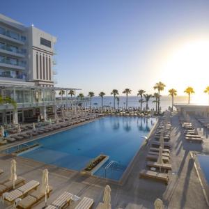 отель Constantinos the Great Beach Hotel