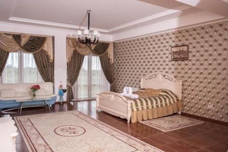 Отель California в Евпатория - Россия