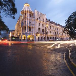 отель Queen's Hotel