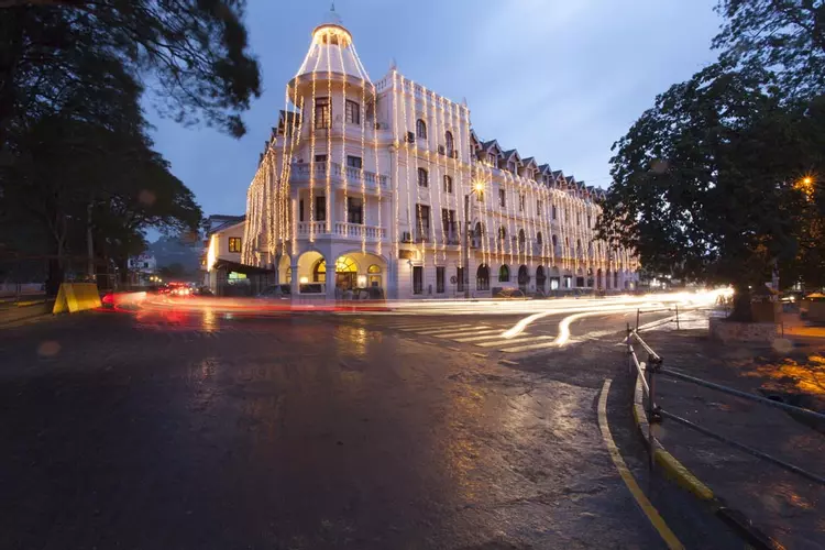 Queen's Hotel