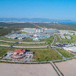 отель Aquasis De Luxe Resort & Spa