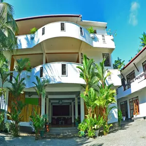 отель Green Shadows Beach Hotel