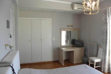 Отель Theoxenia Hotel Loutraki в Лутраки - Греция