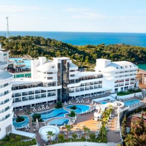отель Laguna Beach Alya Resort & Spa