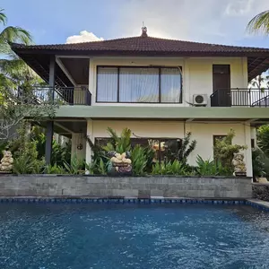 отель Putri Ayu Cottages