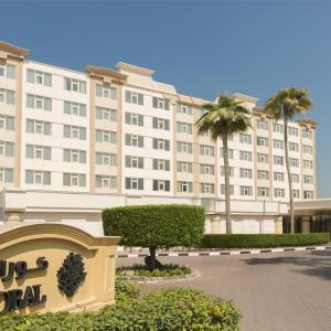 отель Coral Beach Resort Sharjah