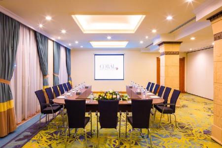 Отель Coral Beach Resort Sharjah в Шарджа - ОАЭ