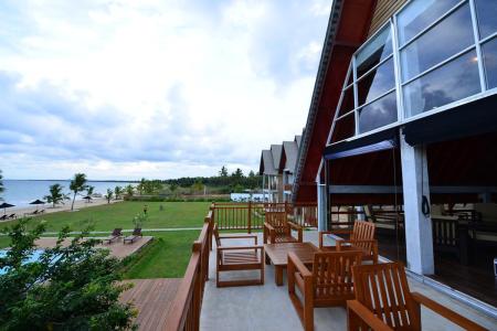 Отель Laya Waves в Пассекудах - Шри-Ланка