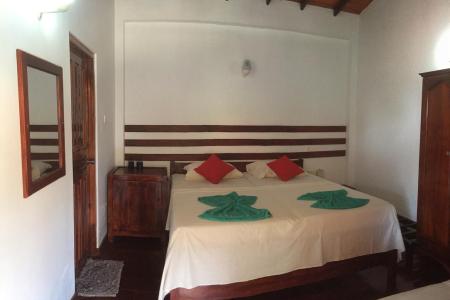 Отель Drifters Hotel в Хиккадува - Шри-Ланка