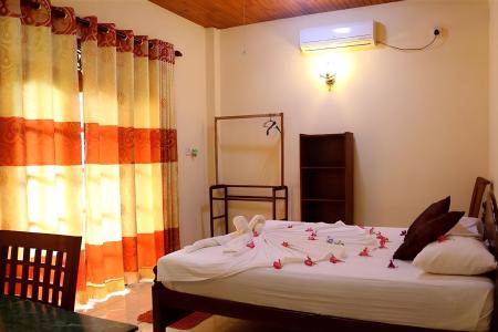 Отель Serenity Villa в Хиккадува - Шри-Ланка