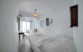 Туры в отель Spiliotica on the Cliff Suites & Apartments