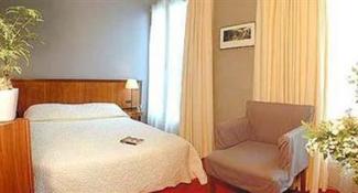 Chateaudun Opera 3*