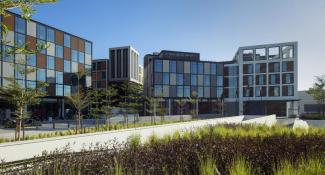 Hampton by Hilton Dubai Al Seef 3*