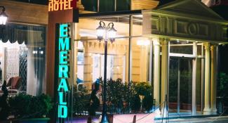 Emerald Suite Hotel 4*