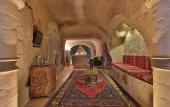 Туры в отель Holiday Cave Hotel