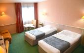 Туры в отель Logis Hotel Lyon Est Porte De L`Ain