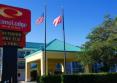 Econo Lodge Inn & Suites 3*