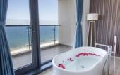 Туры в отель Canvas Danang Beach Hotel