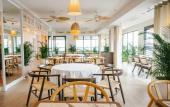 Туры в отель The Grandeur Hotel