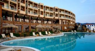 Evia Hotel & Suites 4*