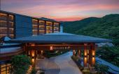 Туры в отель Hualuxe Sanya Yalong Bay Resort, an IHG Hotel