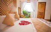 Туры в отель Little Garden Bungalow