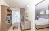 Туры в отель Dlux Condominium