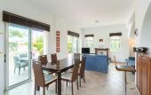 Туры в отель Villa Cleopatra Large Private Pool Walk to Beach A C Wifi - 3437