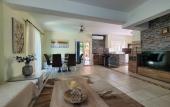 Туры в отель Charming 3-bed Villa in Protaras With Heated Pool
