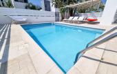 Туры в отель Private Pool Villa Next to the Beach