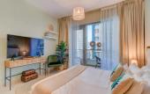 Туры в отель Durrani Homes - Luxurious Studio near Dubai Mall with pool view