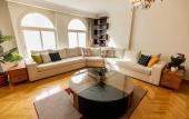 Туры в отель Oak Orchid Opulent 2 BR Apartment with Walk-in Closet