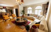 Туры в отель Oak Orchid Opulent 2 BR Apartment with Walk-in Closet
