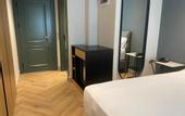 Туры в отель In The Middle Hotel