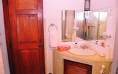 Туры в отель Serenity Lake Front Villa
