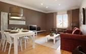 Туры в отель Enjoybcn Coliseum Apartments