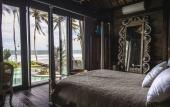 Туры в отель Absolute Beachfront Romantic Villa Laut