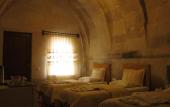 Туры в отель Falcon Cave Suites