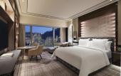 Туры в отель Four Seasons Hotel Hong Kong