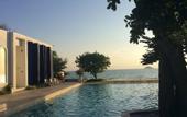 Туры в отель The Che Pool Access Beachfront Condo by Away