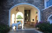 Туры в отель The Che Pool Access Beachfront Condo by Away