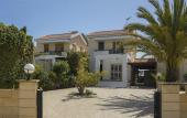 Туры в отель Meneou Beachfront Villa 5