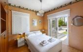 Туры в отель Meneou Beachfront Villa 5
